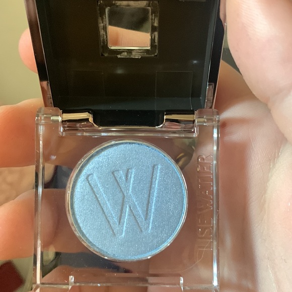 Eyeshadow liberty blue from Lise Watier - Picture 2 of 2